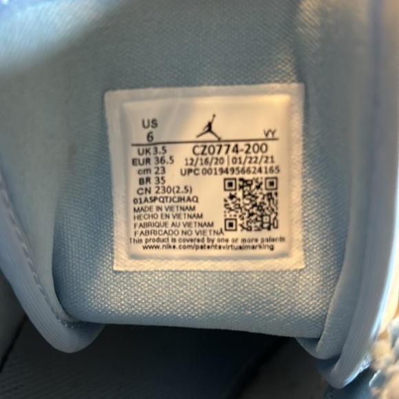 Jordan 1 Mid SE Semame (W) size 6 - Picture 6 of 6